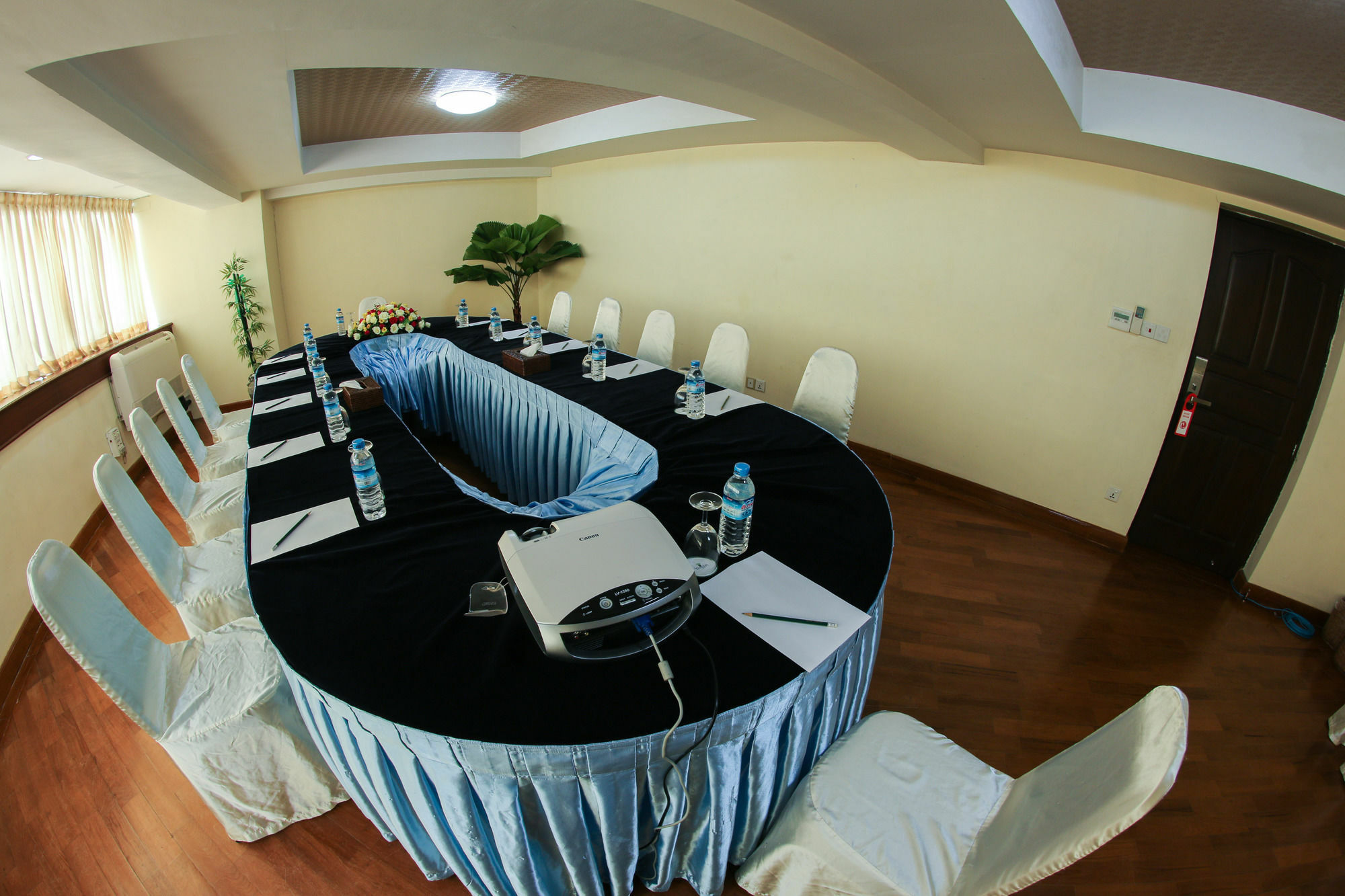 Hotel Yangon Ngoại thất bức ảnh