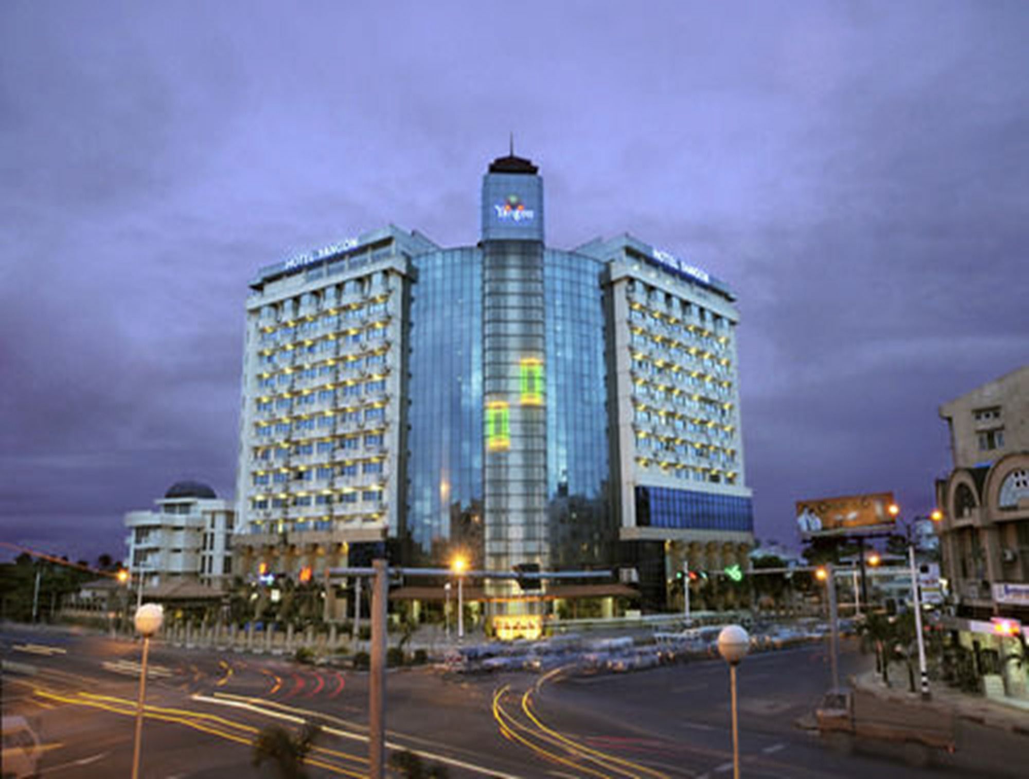 Hotel Yangon Ngoại thất bức ảnh